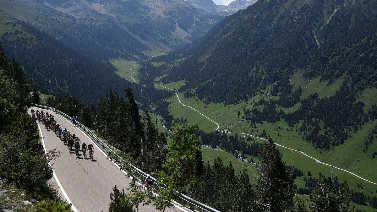 Das 9. Teilstück führt über 184,5 Kilometer durch die Pyrenäen. Für die landschaftlichen Schönheiten haben die Fahrer auf der Fahrt durch Spanien nicht viel übrig, zu ansprechend ist das Terrain