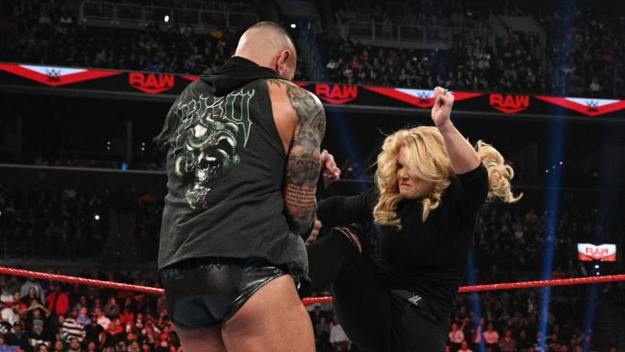 WWE: Orton greift Edge-Ehefrau an