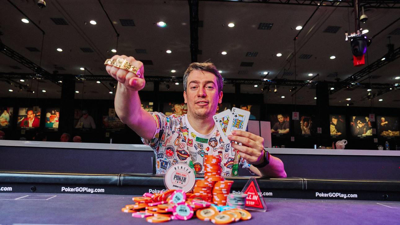 Pavel Plesuv bei seinem Bracelet-Gewinn 2023