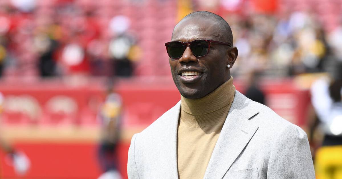 NFL: Wide receiver legend Terrell Owens is making a comeback on the field