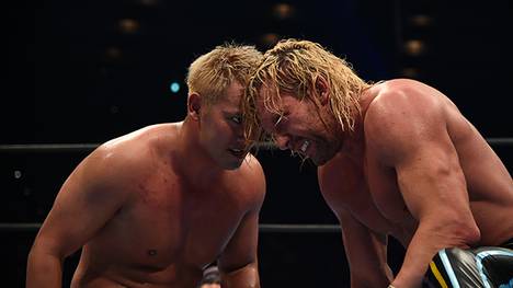 Kazuchika Okada (l.) und Kenny Omega lieferten sich bei NJPW Klassiker