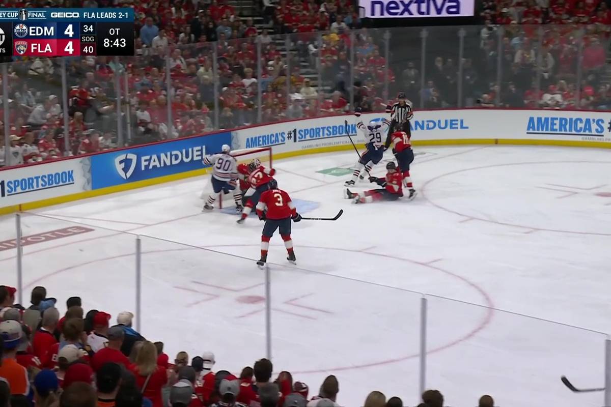 Schon zum zweiten Mal in der Finalserie der NHL wird Leon Draisaitl in der Overtime zum Siegtorschützen für die Edmonton Oilers. Dabei sieht es in Spiel 4 bei den Florida Panthers zunächst richtig düster aus, ehe ein spektakuläres Spiel seinen Lauf nimmt.
