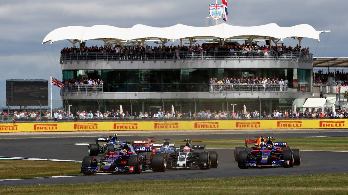 Mit fast 5,9 Kilometern Rundenlänge ist Silverstone die drittlängste Strecke dieser Formel-1-Saison