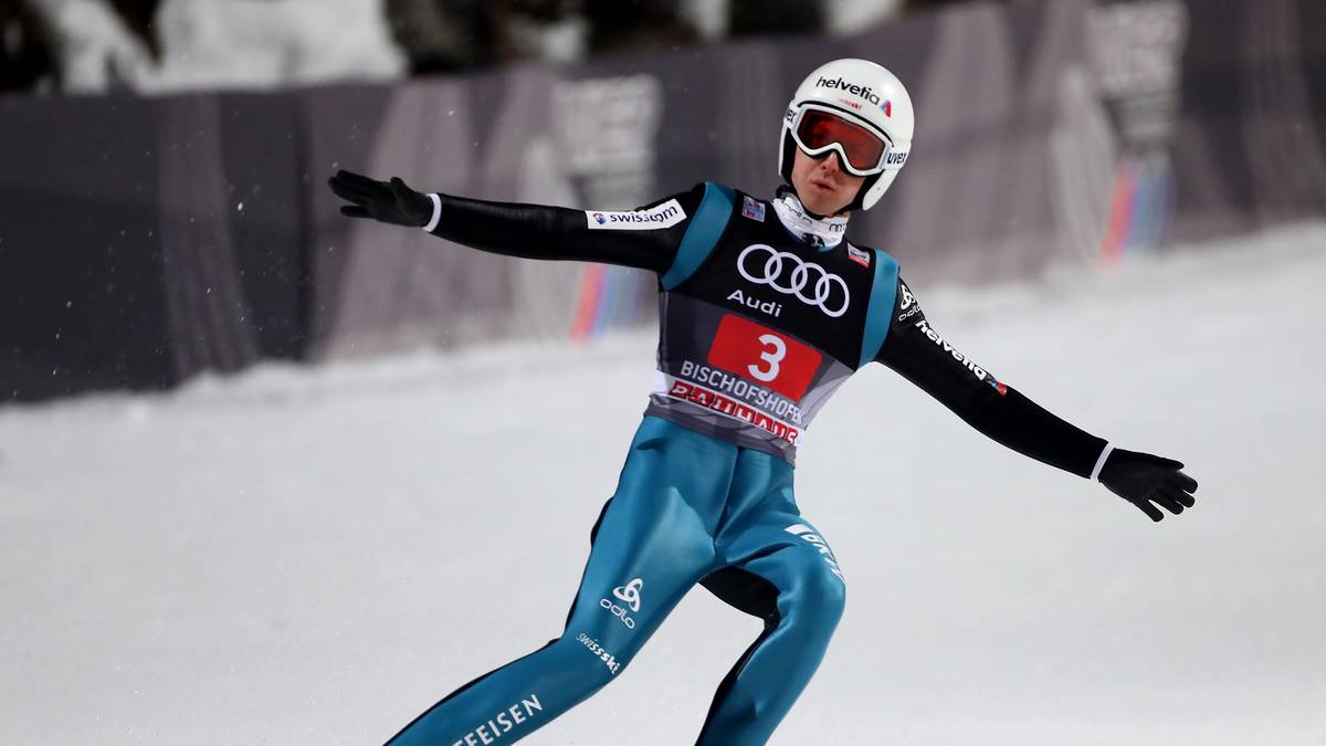 PLATZ 8 - SIMON AMMANN: Im Gegensatz zu Malysz kann der Schweizer keinen einzigen Tournee-Sieg vorweisen. Dafür hat Ammann jedoch eine Einzel-WM, 23 Weltcupsiege, einen Gesamtweltcup und - als Krönung - viermal Olympia-Gold auf dem Konto