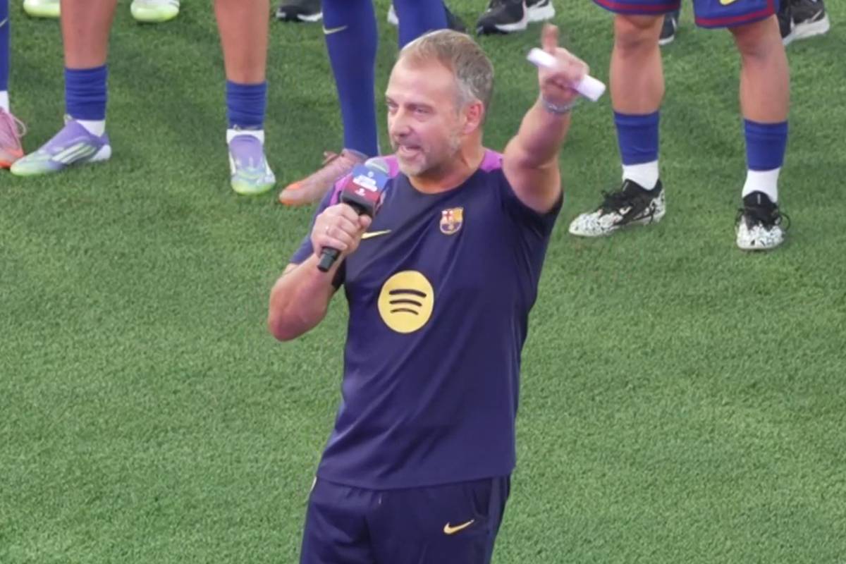 Barça-Trainer Hansi Flick richtet zum Saisonstart eine emotionale Botschaft auf Spanisch an die Fans – dankt für die vergangene Saison und schwört auf eine gemeinsame, erfolgreiche Zukunft ein.