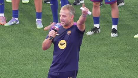 Barça-Trainer Hansi Flick richtet zum Saisonstart eine emotionale Botschaft auf Spanisch an die Fans – dankt für die vergangene Saison und schwört auf eine gemeinsame, erfolgreiche Zukunft ein.