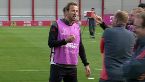 Beim FC Bayern herrscht gute Stimmung vor dem Champions-League-Spiel gegen Club Brügge - bis ein Pfiff des Co-Trainers für Diskussionen sorgt.