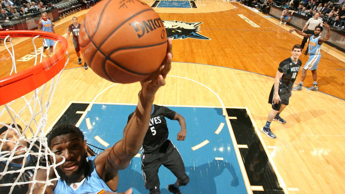 Doch am Ring haben Kenneth Faried und die Denver Nuggets die Macht. Die Gäste gewinnen 112:100, Faried erzielt 21 Punkte und zehn Rebounds 