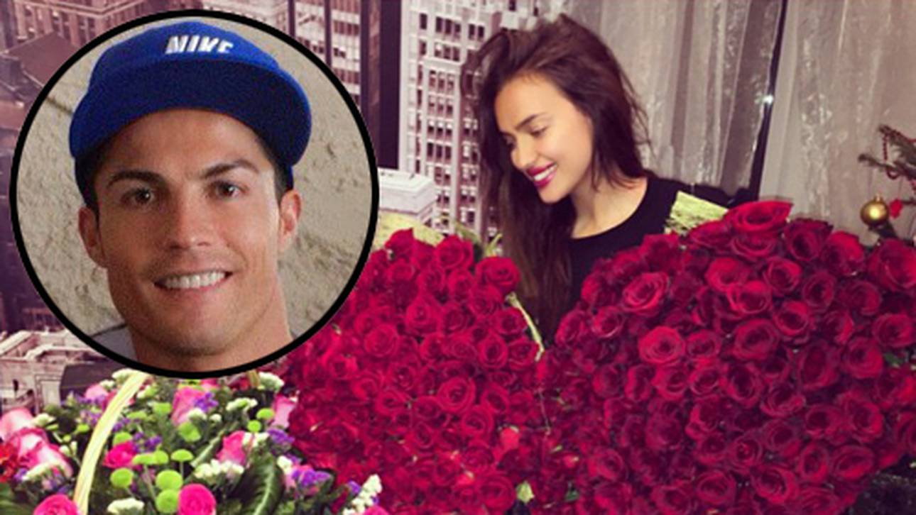 Ronaldos Freundin mit Blumen überhäuft