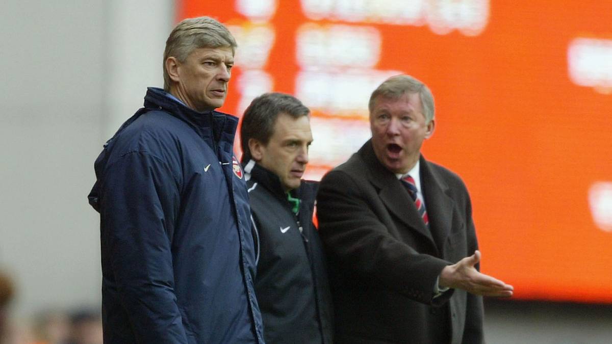 Beim 3:2-Sieg bei Crystal Palace saß Arsene Wenger zum sage und schreibe 810. Mal (!) in der Premier League auf der Bank des FC Arsenal. Damit zog der Franzose mit dem bisherigen Rekordhalter Sir Alex Ferguson (r.) gleich