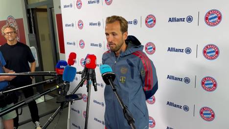 Harry Kane geht in sein letztes Vertragsjahr beim FC Bayern München. Der Superstar kündigt aber bereits Gespräche mit dem Verein an.
