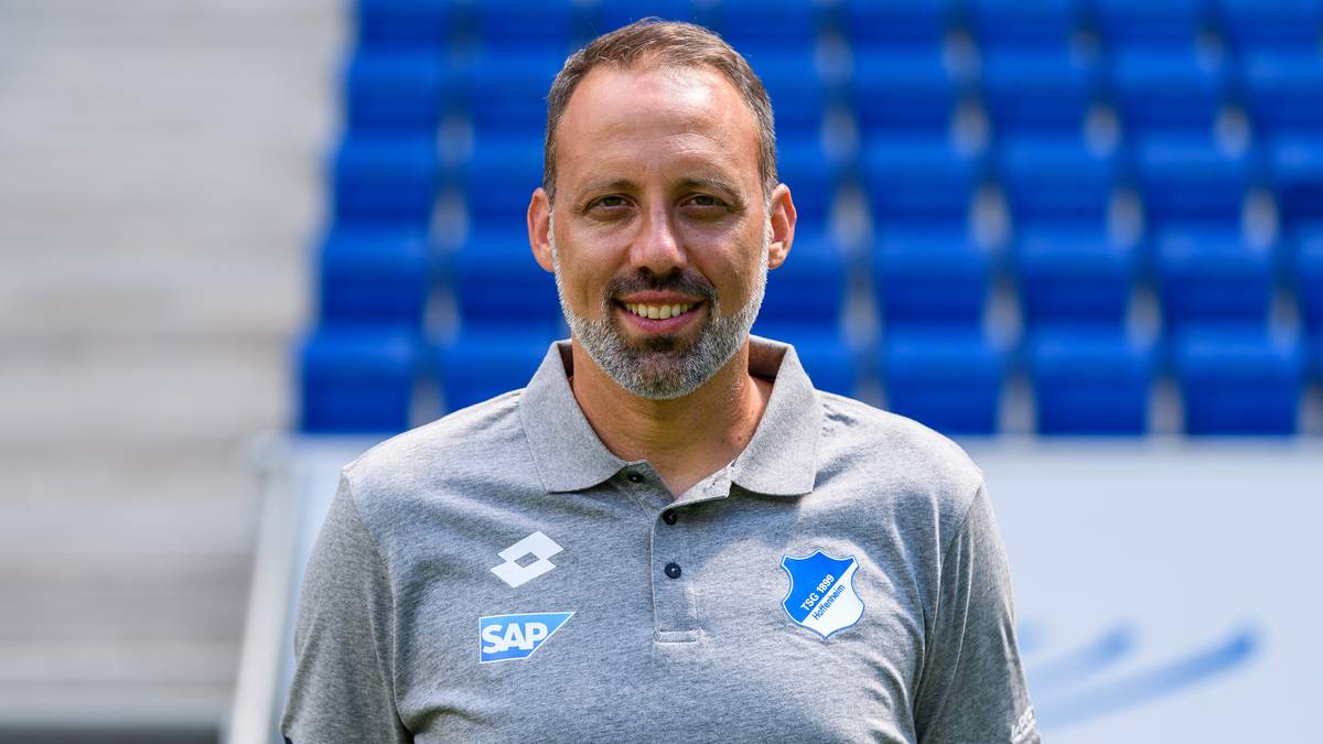 Trainer-Jungstar Julian Nagelsmann (31) hat bei der TSG HOFFENHEIM zwei Assistenten: Den zwei Jahre älteren Matthias Kaltenbach und den etwas gesetzteren PELLEGRINO MATARAZZO (41). Der US-Amerikaner war bei der Trainerausbildung Nagelsmanns Zimmerkollege, die beiden lernten sich kennen und schätzen