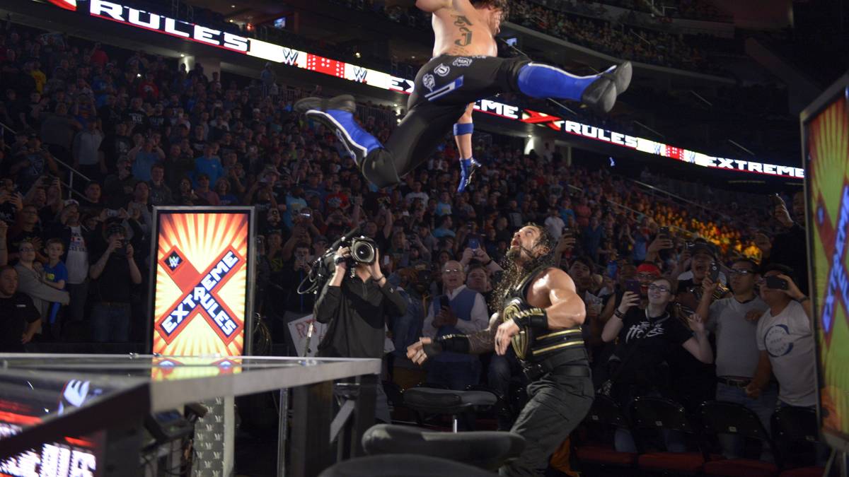 Auf der anderen die spektakuläre Akrobatik Reigns'