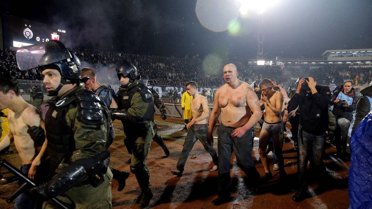 Heftige Randale bei Belgrad-Derby