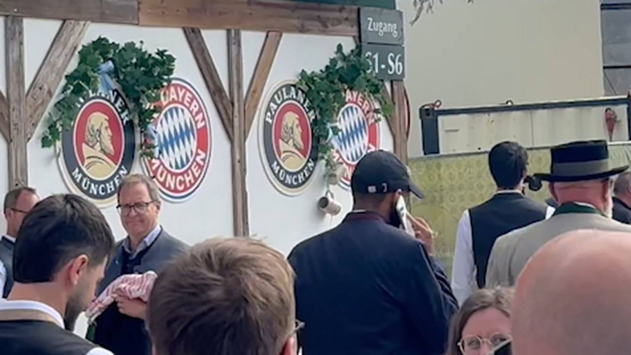 Dieser Bayern-Star verließ die Wiesn als Erster
