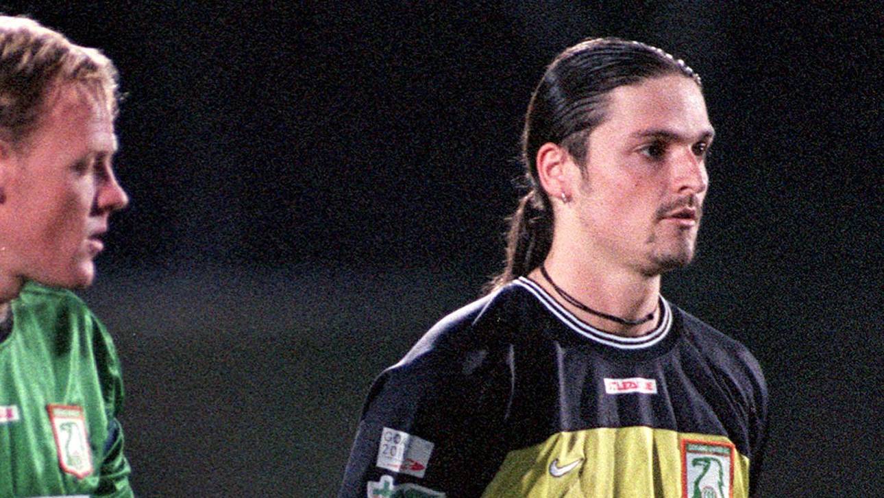 Lutz Pfannenstiel im Jahr 2000 bei einem Einsatz für Geylang United in China