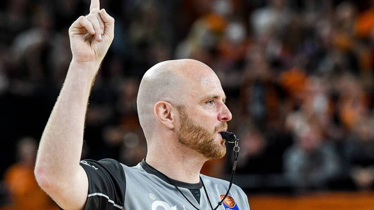 Irre: Deutscher Schiri zu Rasur gedrängt?