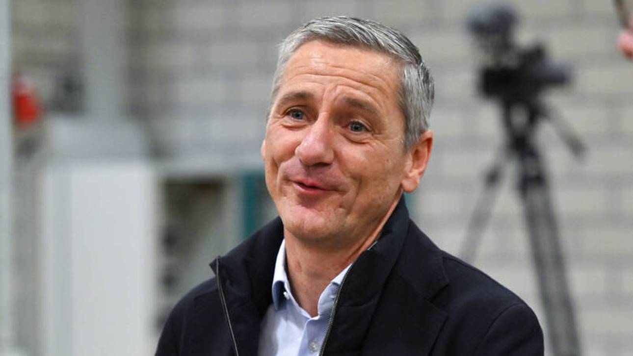 Bernd Schröder sieht den FC Schalke 04 in den Top 3 der deutschen Klubs