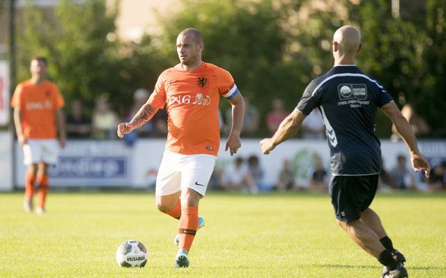 Wesley Sneijder Neuer Look Mit Extra Kilos Wird Zum Netzhit