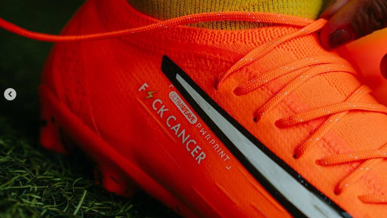 Sébastien Haller spielt gegen den FC Augsburg mit einer besonderen Botschaft auf den Schuhen