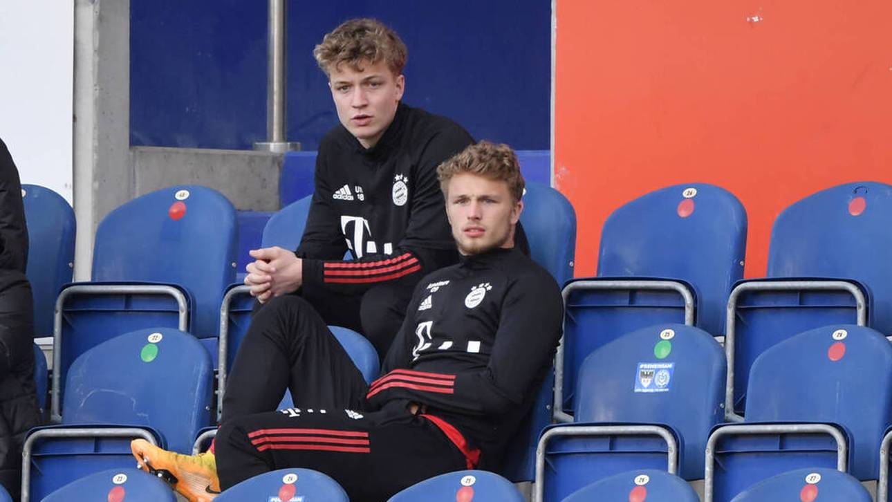 Fiete Arp (r.) sitzt auch bei der 2. Mannschaft des FC Bayern hin und wieder nur auf der Bank