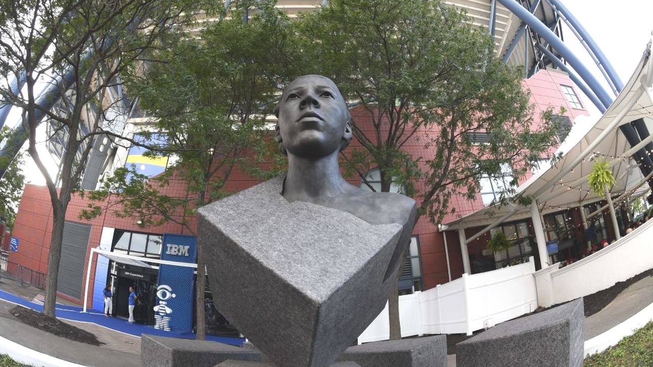 Tennis-Ikone erhält Statue