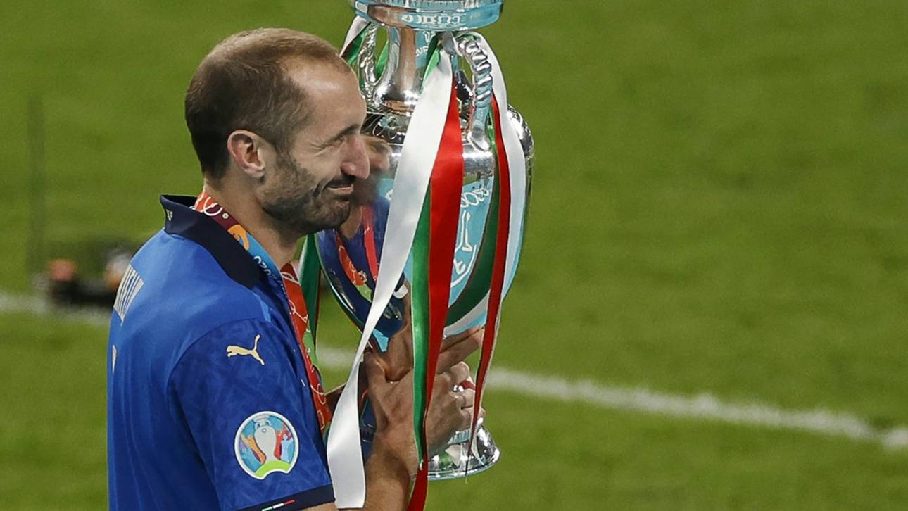 Nach EM-Sieg: Chiellini nimmt Pokal mit ins Bett
