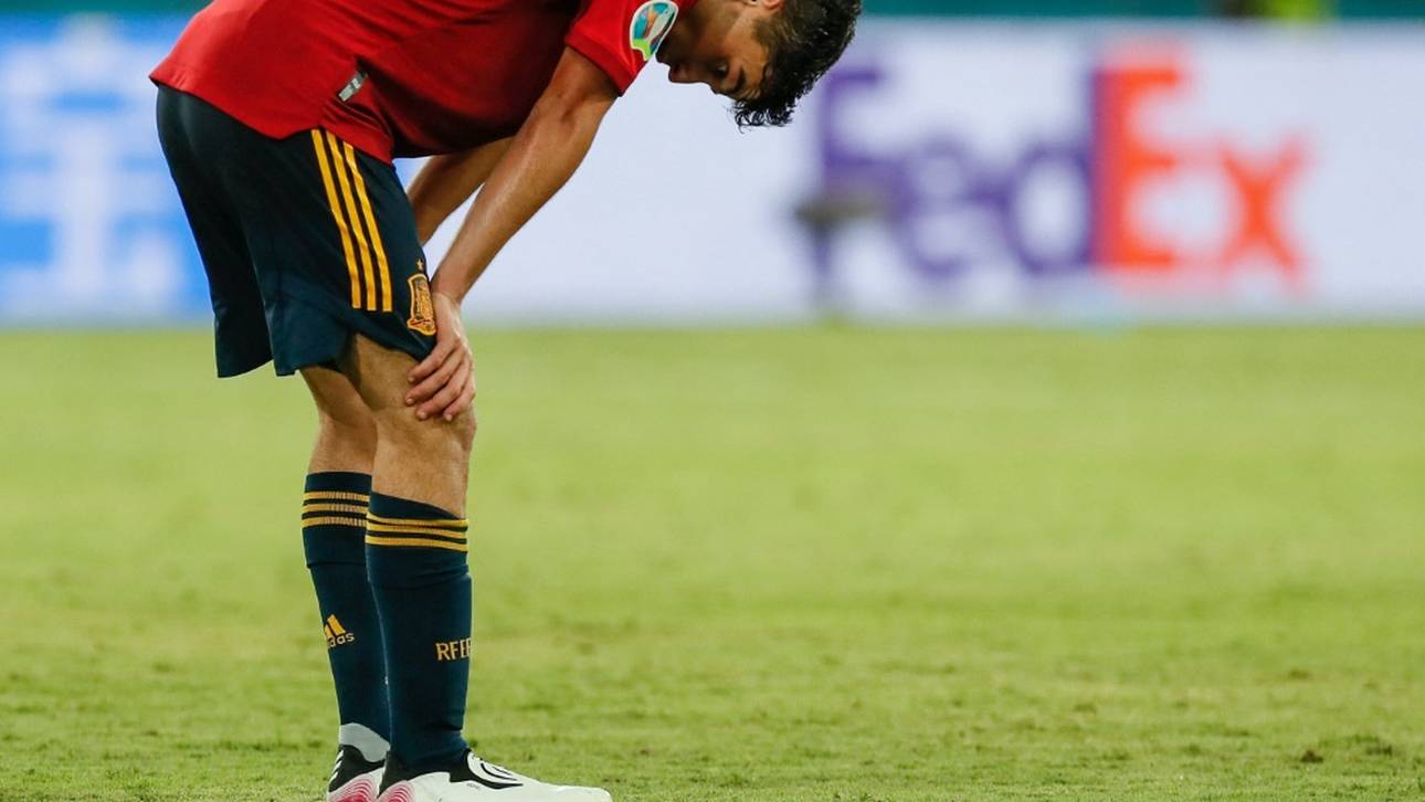 Spanien hadert nach Remis mit Rasen