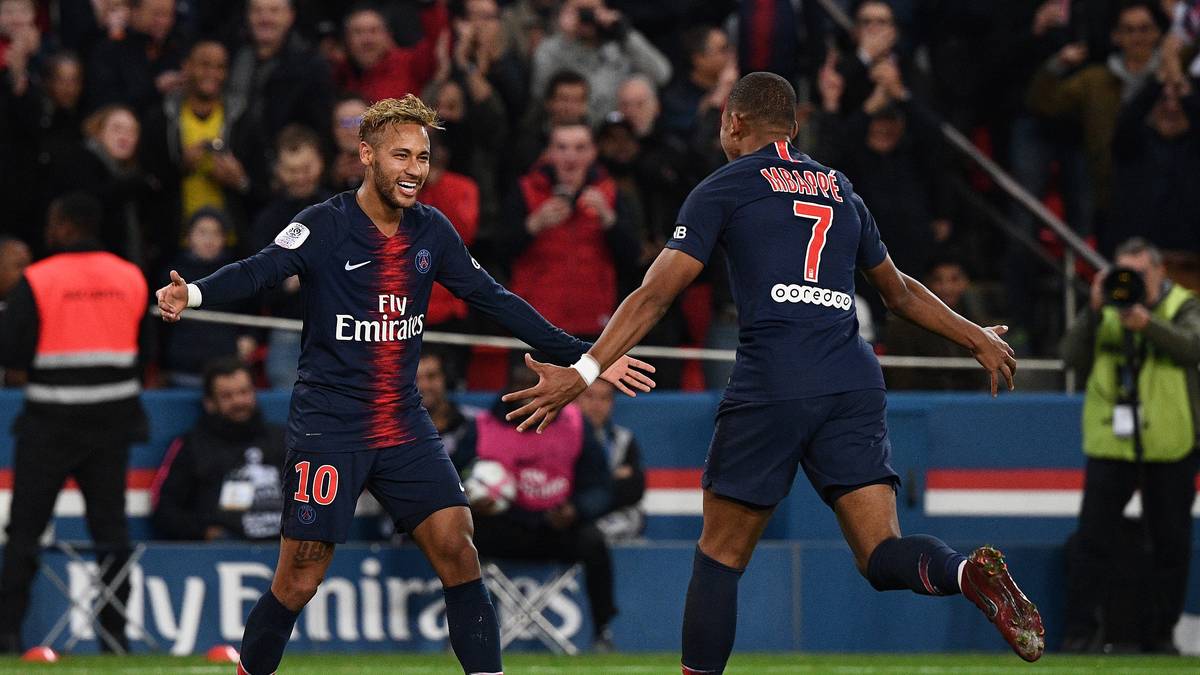 PLATZ 1: Paris Saint-Germain (5 Spiele, 15 Punkte)