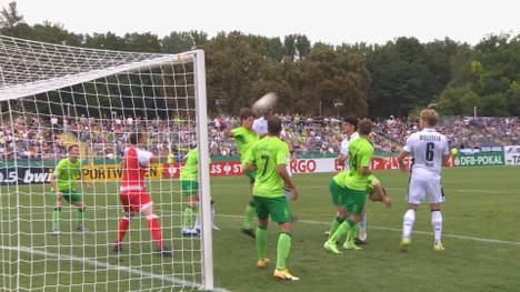 Bundesliga-Absteiger Arminia Bielefeld hat sich erwartungsgemäß gegen den FV Engers durchgesetzt. Am Ende gewannen die Bielefelder klar mit 7:1.