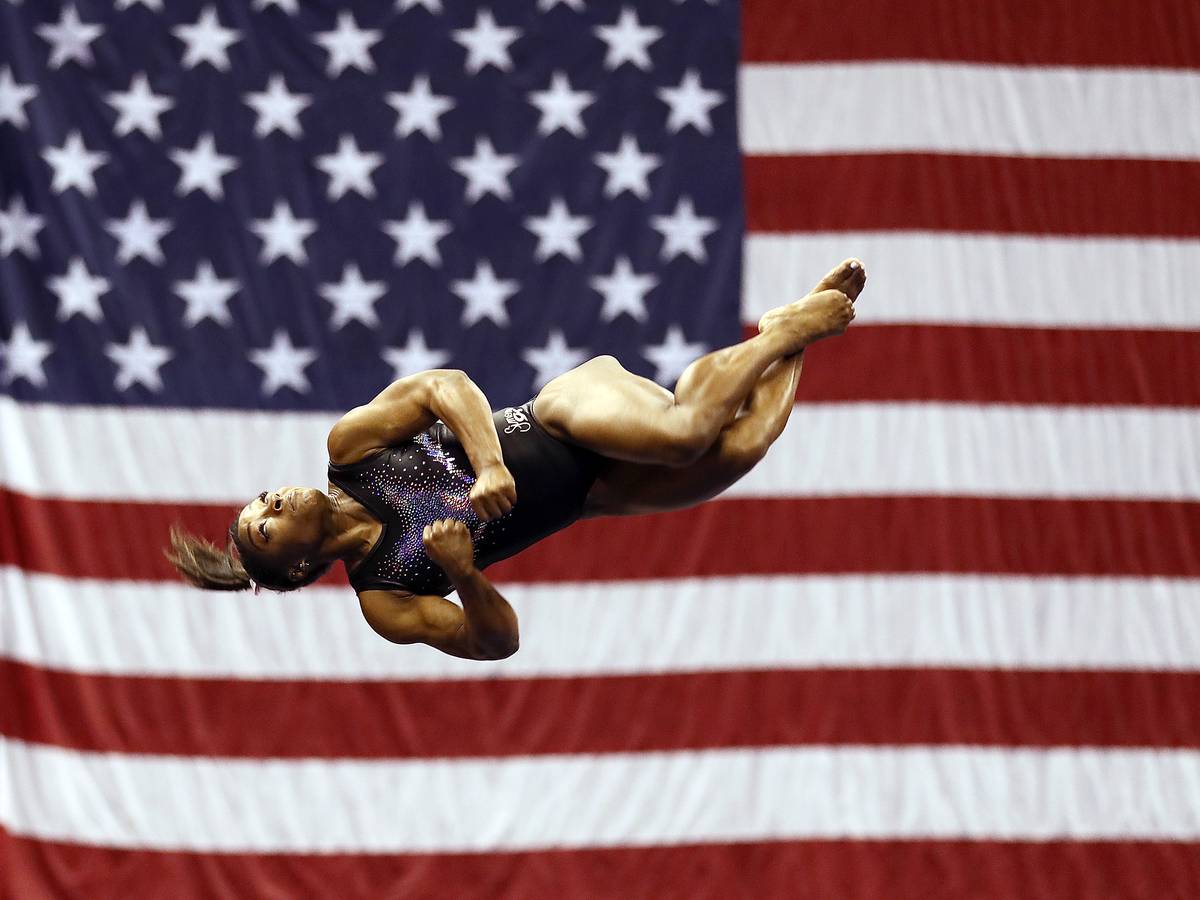 Kunstturnen Simone Biles Schreibt Mit Triple Double Geschichte