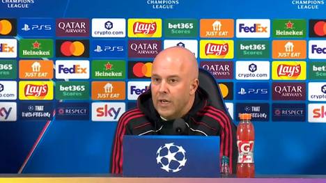 Liverpool-Trainer Arne Slot äußert sich zu den Kommentaren von Mo Salah am vergangenen Wochenende und zu seiner aktuellen Situation. 