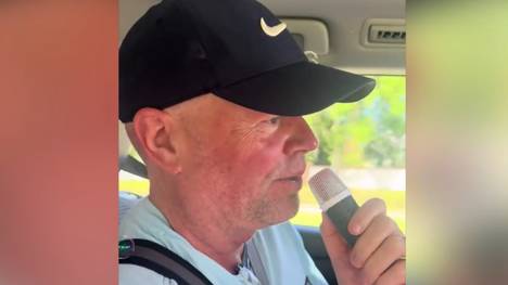 Darts-Legende Raymond van Barneveld muss beim Carpool Karaoke seinen berühmten Walk-On-Song singen und sorgt für beste Unterhaltung.