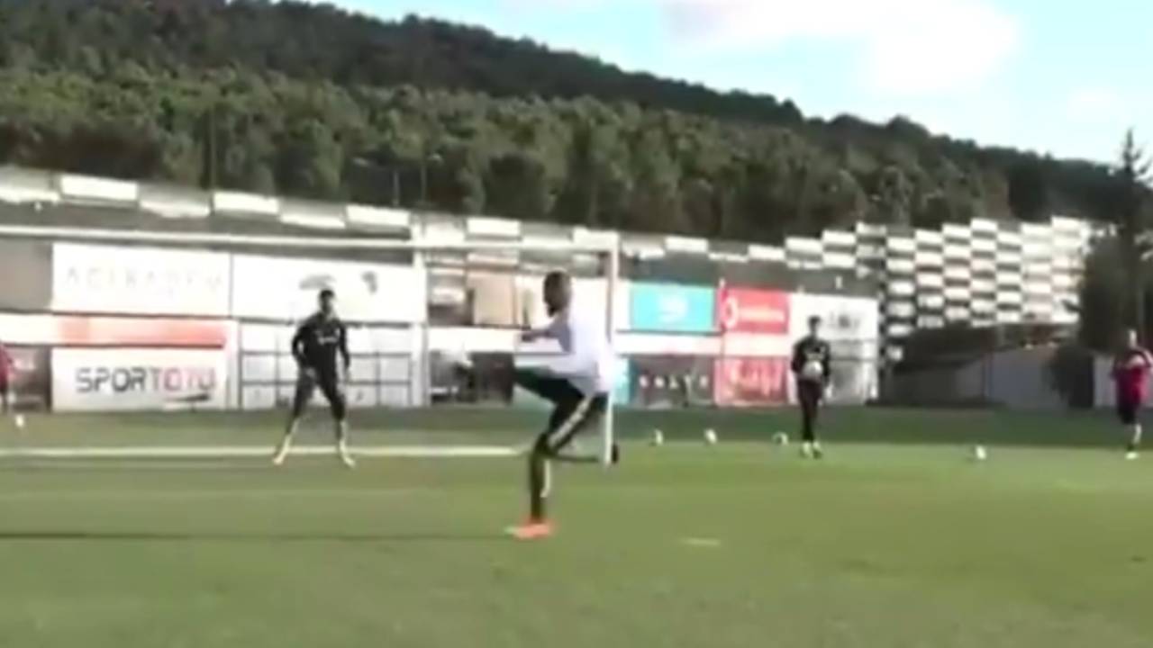 Nächstes Kunstwerk! Kevin-Prince Boateng mit irrem Kung-Fu-Tor