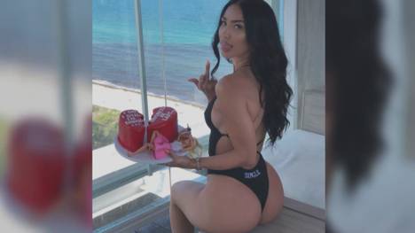 Diese Scheidung läuft ganz anders als man es kennt. Breana Tiesi feiert ihre Trennung von Ex-NFL-Star Johnny Manziel mit Scheidungstorte, einem besonderen Bikini und einer speziellen Geste.