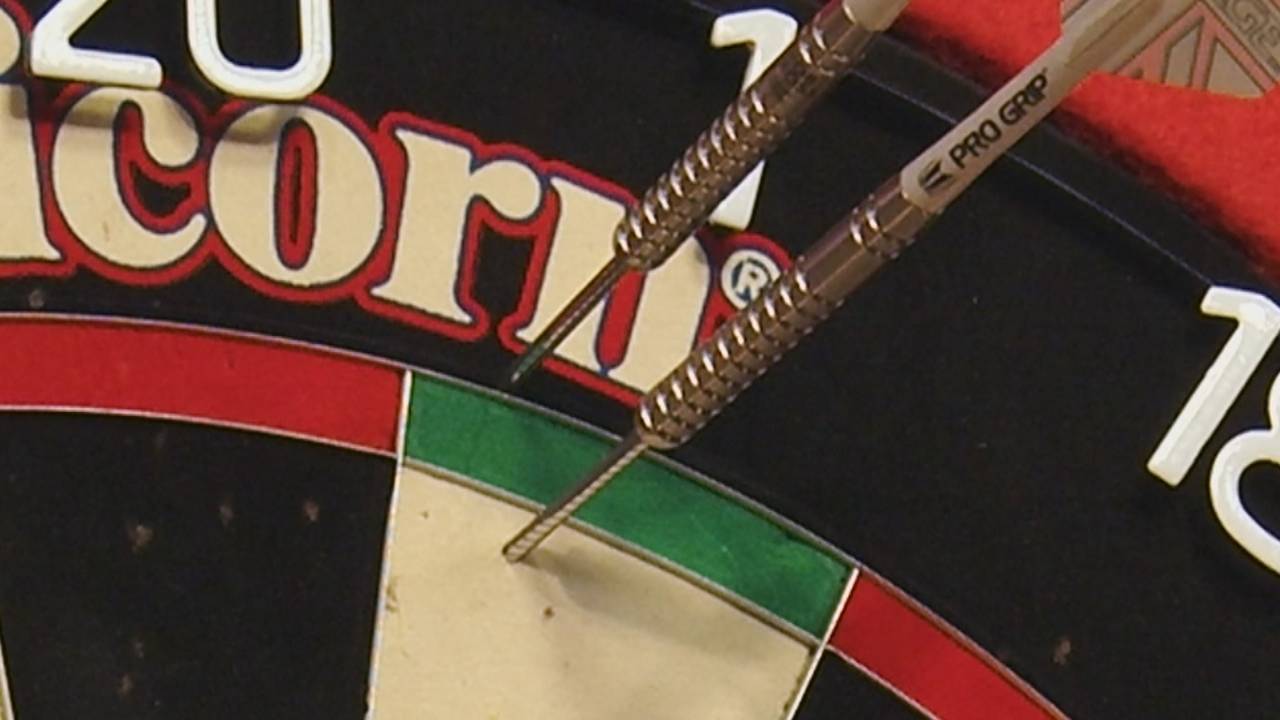 Darts European Championship 2021: Rob Cross - Keane Barry (6:3)