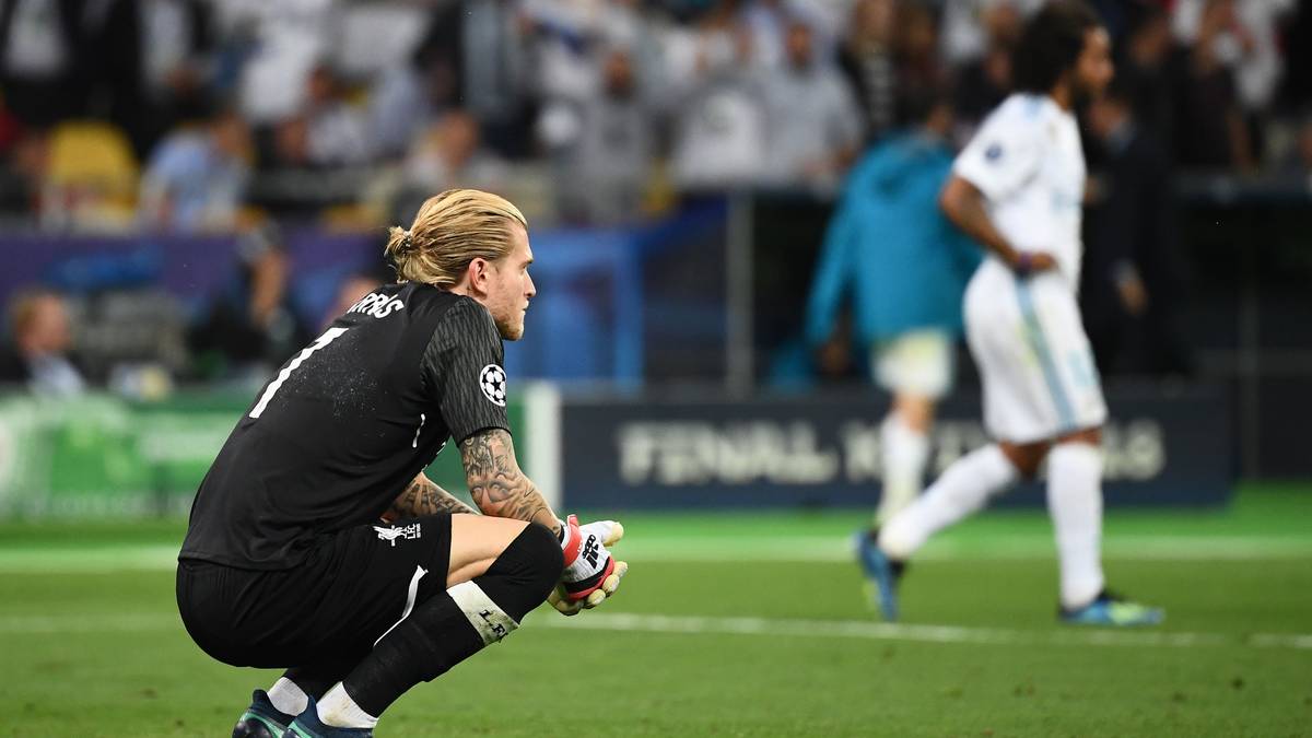 LORIS KARIUS (6,2 Millionen Euro von Mainz): Das Schnäppchen schien sich auszuzahlen, als Karius in der Saison 2017/18 Simon Mignolet als Nummer eins im Tor verdrängte. Doch er fand nicht aus der Krise, in die ihn die zwei Patzer im Champions-League-Finale 2018 stürzten