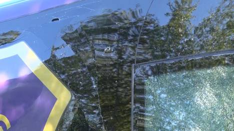 Vor dem Auswärtsspiel in Nürnberg wird der Mannschaftsbus von Erzgebirge Aue in einen Unfall verwickelt. Der Bus kollidiert auf der Autobahn mit einem Pkw.