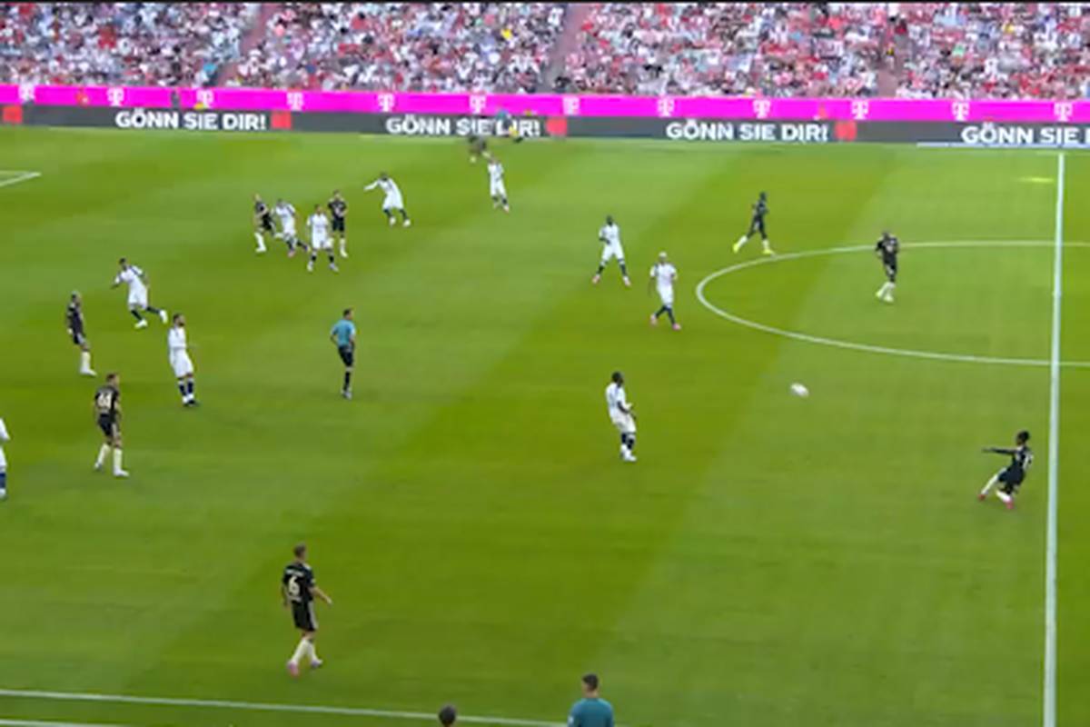 Noch müssen wir auf den Bundesliga-Start warten, doch schon jetzt läuft Harry Kane heiß. Der Stürmer lässt seinem Ex-Team Tottenham keine Chance und eröffnet für den FC Bayern. Der Telekom Cup 2025 live und kostenlos bei Magenta Sport.