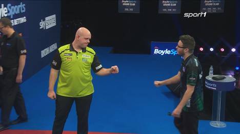 Michael van Gerwen zeigt sich nach zuletzt schwachen Leistungen wieder in Topform. Beim Auftakt des Grand Slam of Darts siegt "The Green Machine" per Whitewash. 