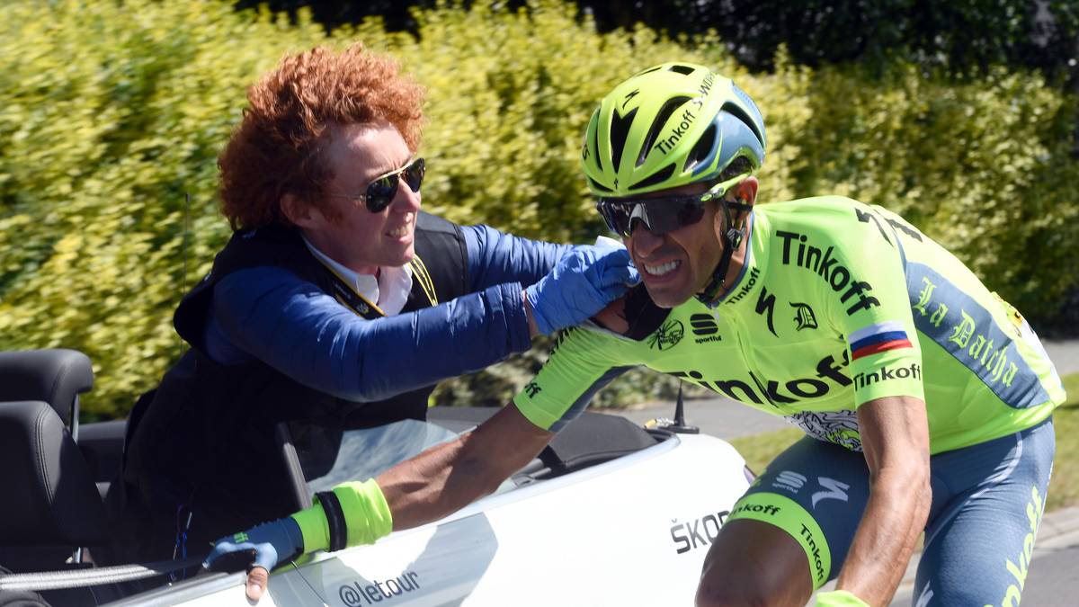 Dank schneller Verarztung beendet der Spanier das Rennen sogar ohne Zeitverlust auf die Favoritengruppe um den Gesamtsieg