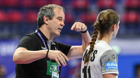 Henk Groener trifft mit den deutschen Handballerinnen auf das Team aus Kroatien