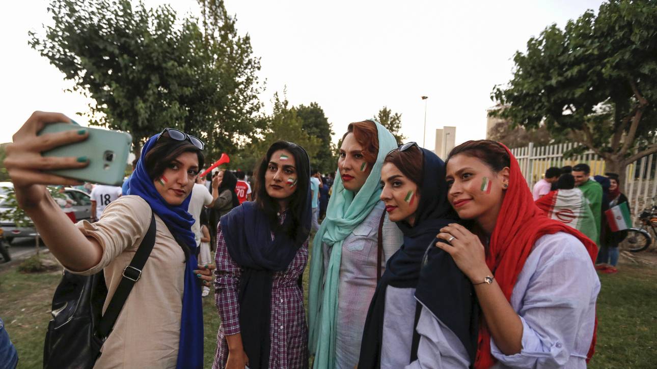Iran lässt Frauen ins Stadion