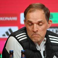 Didi Hamann will gehört haben, dass beim FC Bayern zu wenig trainiert wird. Thomas Tuchel und Thomas Müller reagieren sarkastisch.