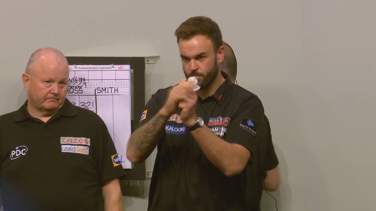 Grand Slam of Darts: Ross Smith schlägt Michael van Gerwen mit 5:4