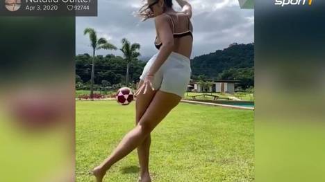 Natalie Guitler tut während der Coronakrise weiter das, was sie am besten kann: Kunststücke mit dem Ball zeigen. Die Brasilianerin hat auch schon mit Superstar Neymar zusammen gezaubert.