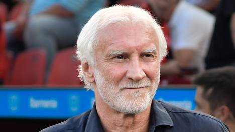 DFB-Sportdirektor Rudi Völler schwört die Fans auf eine erfolgreiche gemeinsame Zukunft mit der deutschen Nationalmannschaft ein.