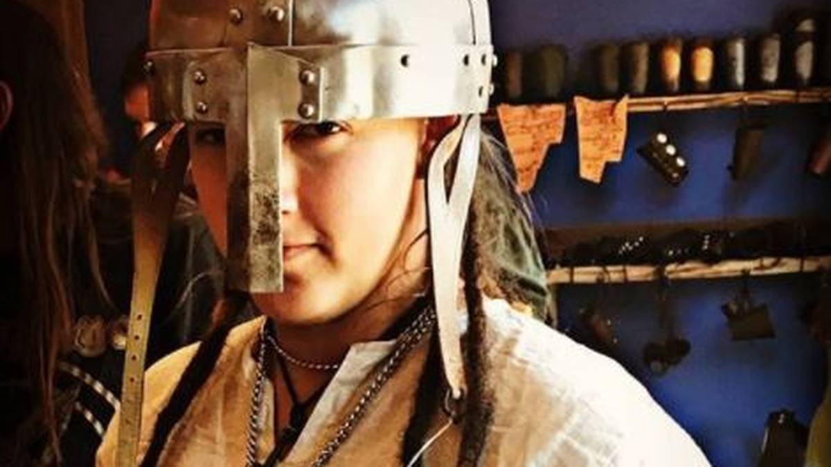 Außerhalb des Rings pflegt die 1993 in Indiana geborene Logan einen etwas anderen Lebensstil als manche Kollegin, bei Instagram meldet sie sich lieber von Mittelalter- und Wikinger-Festivals als mit Bikini-Selfies