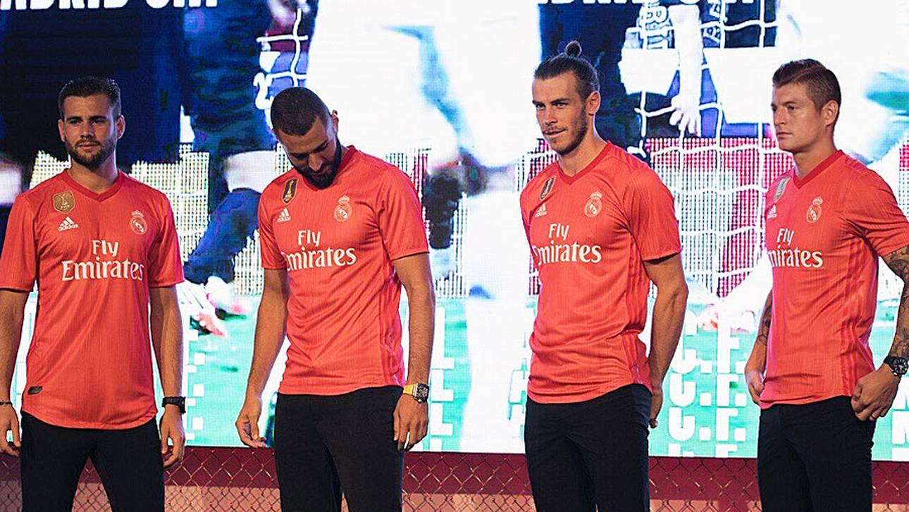 Real Madrid stellt rotes Trikot vor