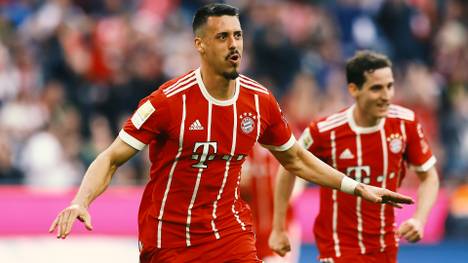 Sandro Wagner war vor ein paar Jahren noch Bundesliga-Dauertorschütze, Bayerns Edeljoker, Sprücheklopfer und selbsternannt bester Stürmer Deutschlands. Jetzt kickt er im Fernen Osten.